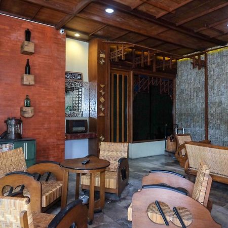 Urbanview Hotel Syariah Wisnugraha By Reddoorz Yogyakarta Kültér fotó