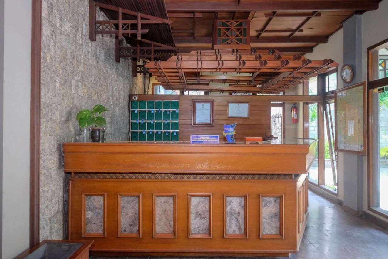 Urbanview Hotel Syariah Wisnugraha By Reddoorz Yogyakarta Kültér fotó