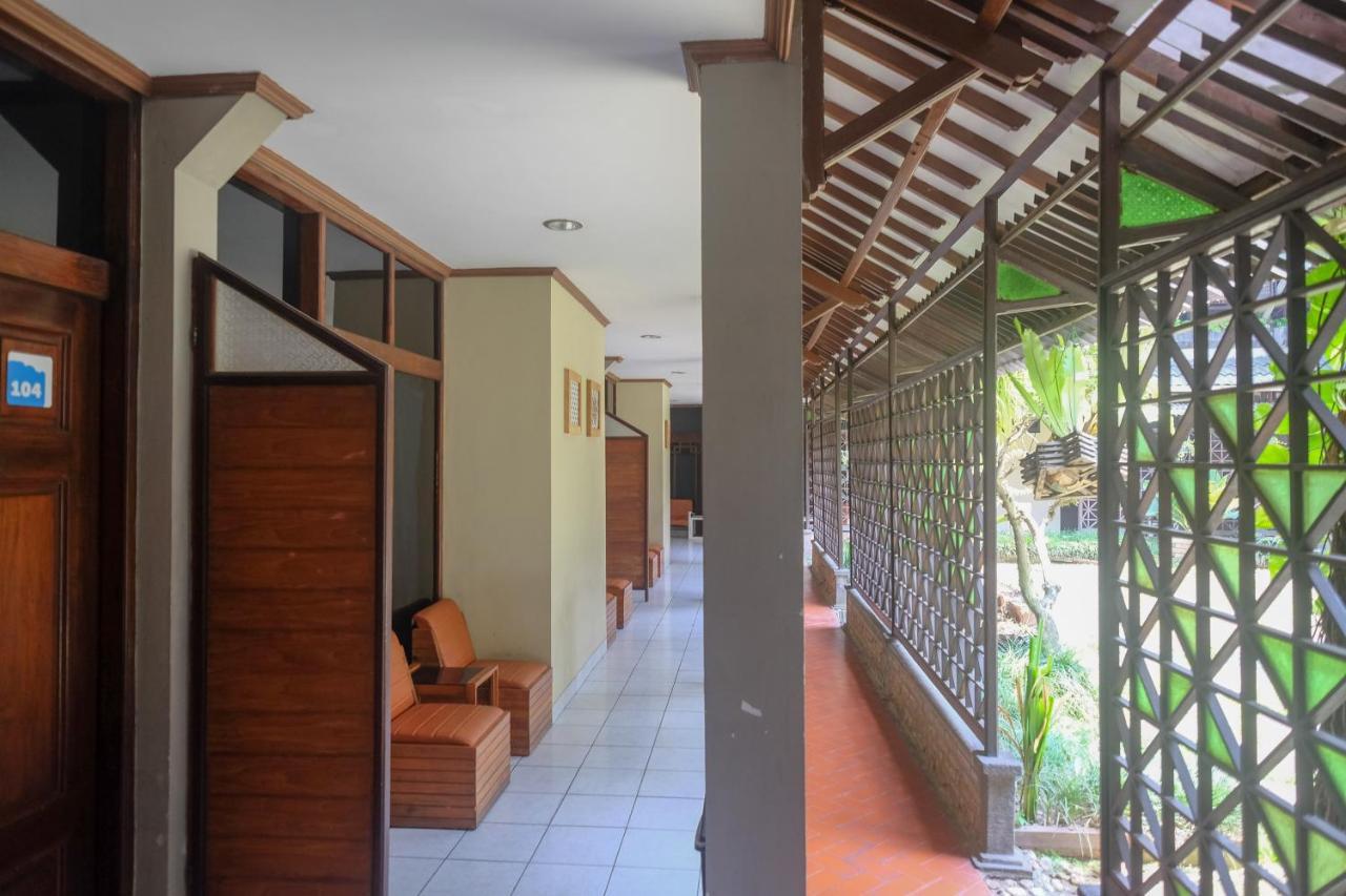 Urbanview Hotel Syariah Wisnugraha By Reddoorz Yogyakarta Kültér fotó