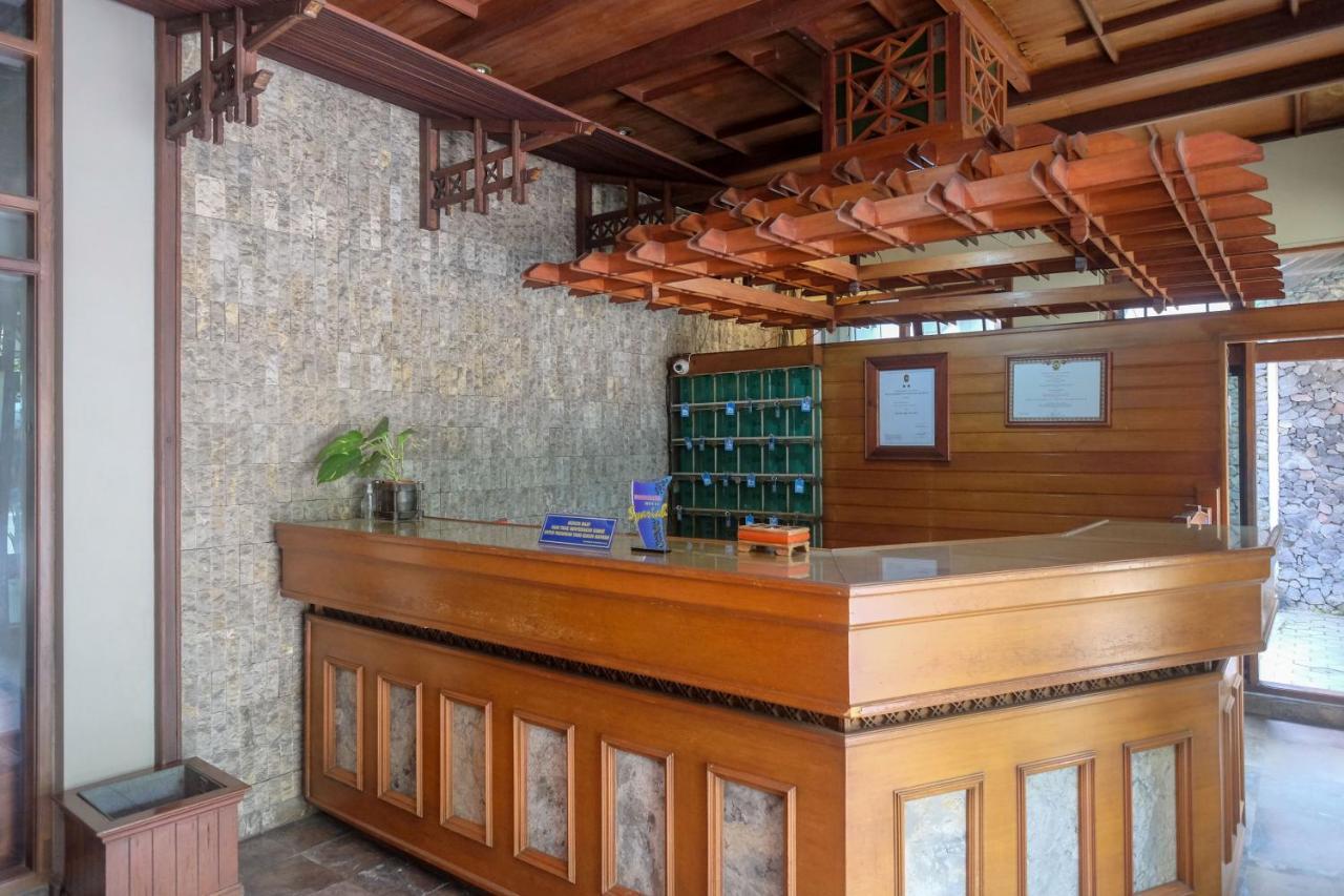 Urbanview Hotel Syariah Wisnugraha By Reddoorz Yogyakarta Kültér fotó