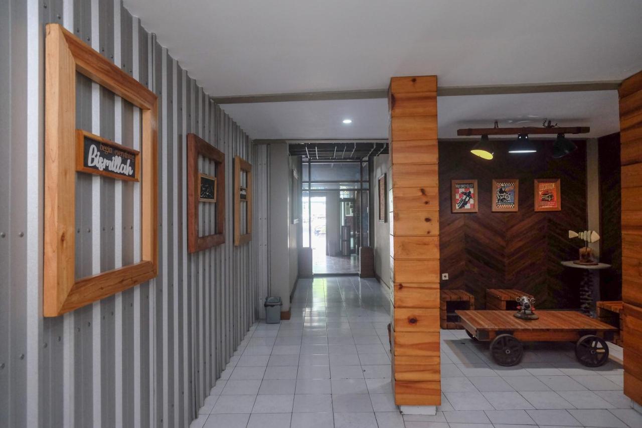 Urbanview Hotel Syariah Wisnugraha By Reddoorz Yogyakarta Kültér fotó