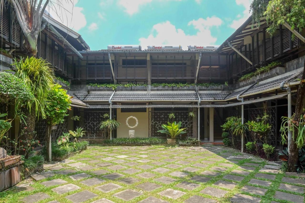 Urbanview Hotel Syariah Wisnugraha By Reddoorz Yogyakarta Kültér fotó