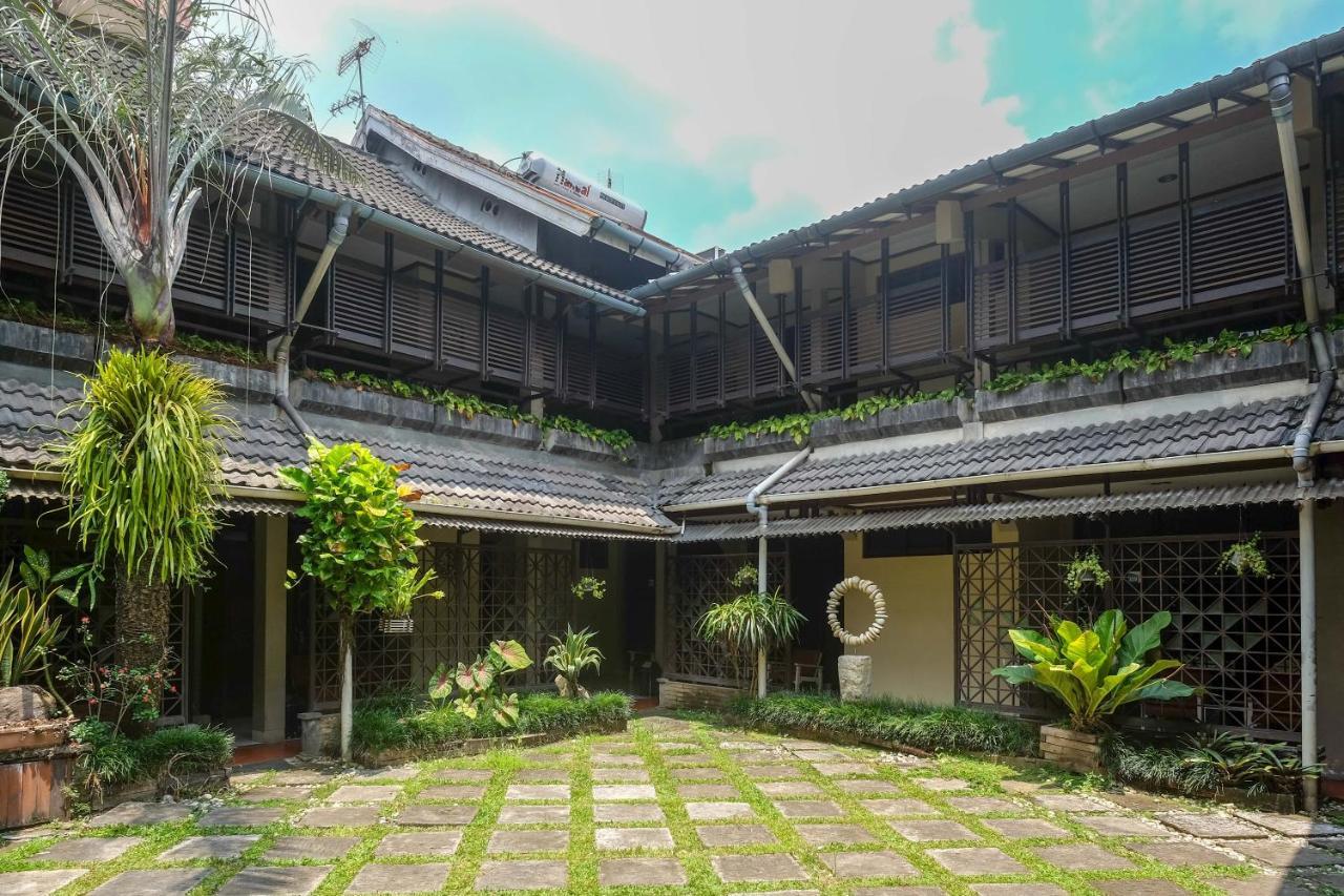 Urbanview Hotel Syariah Wisnugraha By Reddoorz Yogyakarta Kültér fotó
