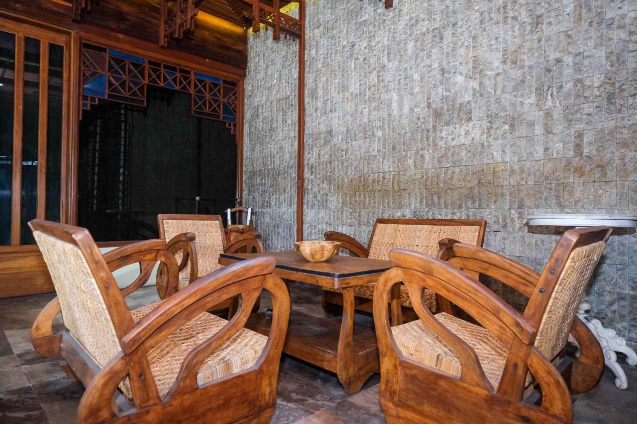 Urbanview Hotel Syariah Wisnugraha By Reddoorz Yogyakarta Kültér fotó