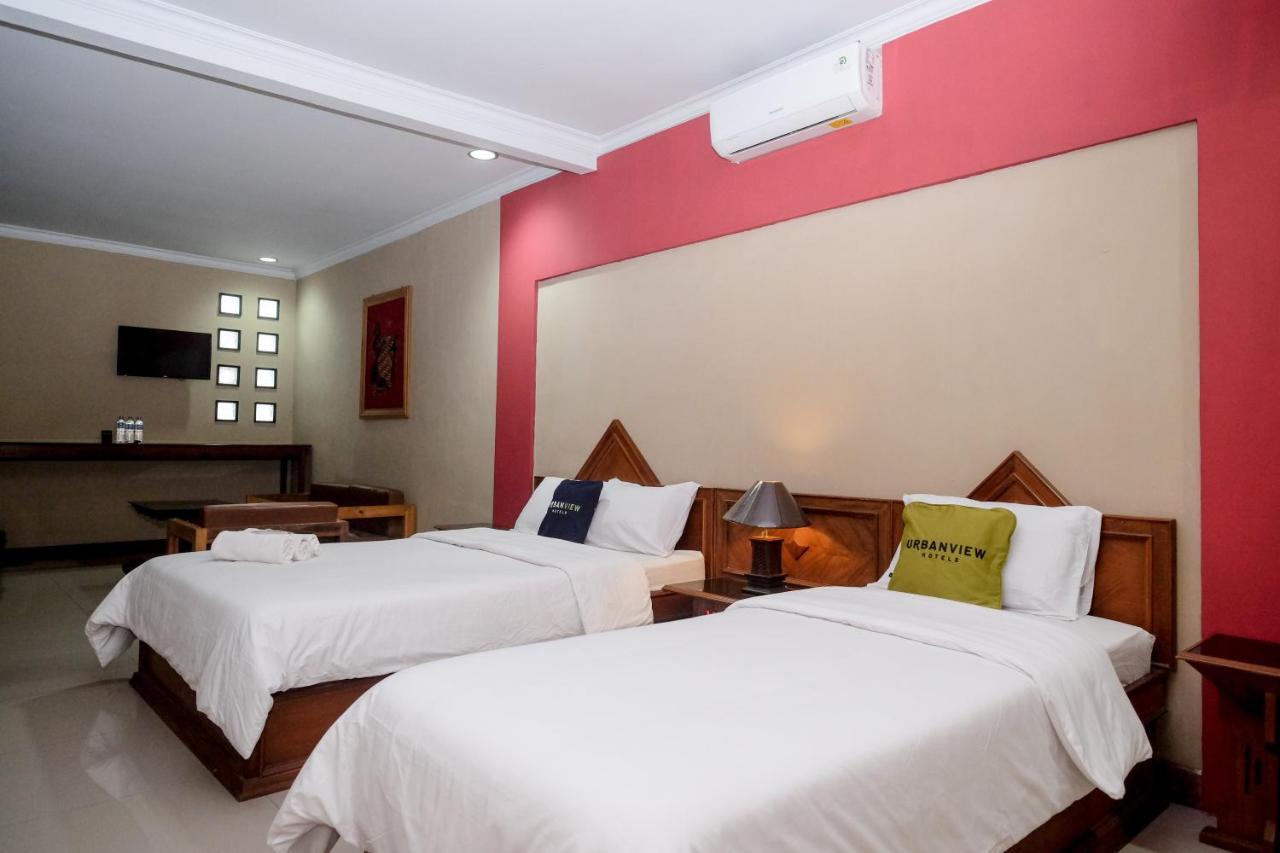 Urbanview Hotel Syariah Wisnugraha By Reddoorz Yogyakarta Kültér fotó