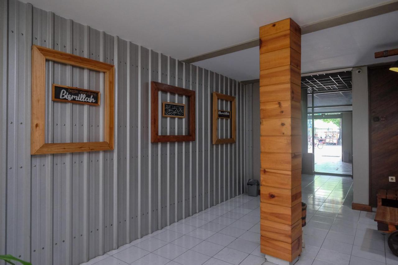 Urbanview Hotel Syariah Wisnugraha By Reddoorz Yogyakarta Kültér fotó
