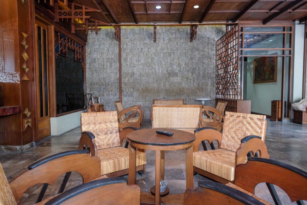 Urbanview Hotel Syariah Wisnugraha By Reddoorz Yogyakarta Kültér fotó
