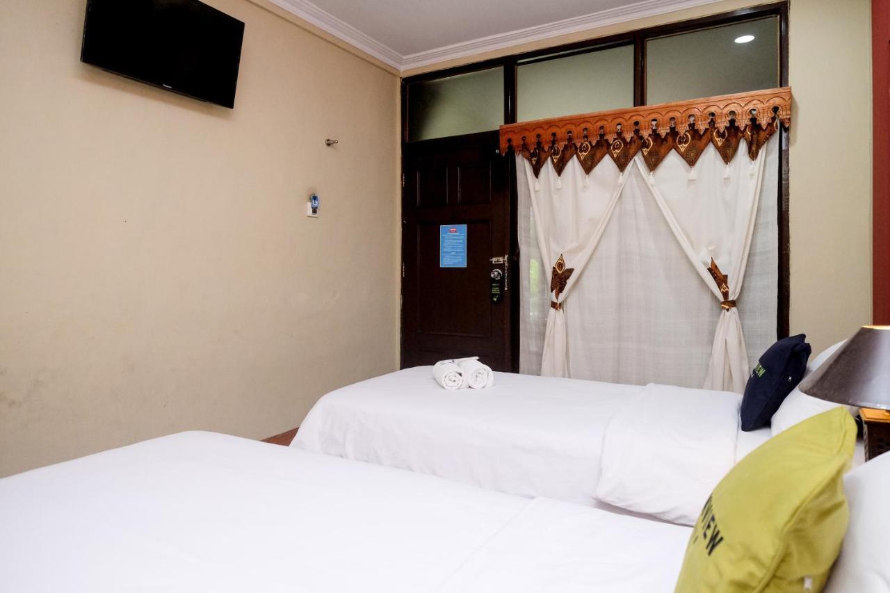Urbanview Hotel Syariah Wisnugraha By Reddoorz Yogyakarta Kültér fotó