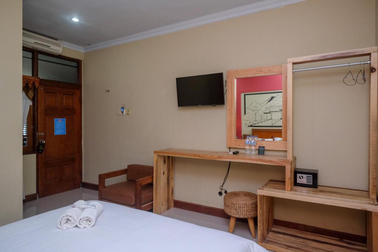 Urbanview Hotel Syariah Wisnugraha By Reddoorz Yogyakarta Kültér fotó