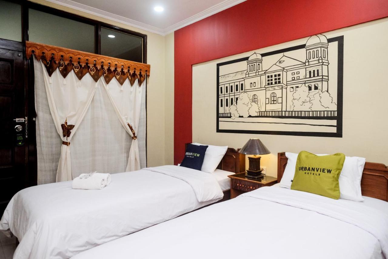Urbanview Hotel Syariah Wisnugraha By Reddoorz Yogyakarta Kültér fotó